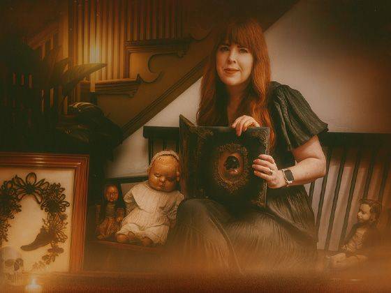 Walking With Ghosts: Real Life Hauntings with Amy Bruni